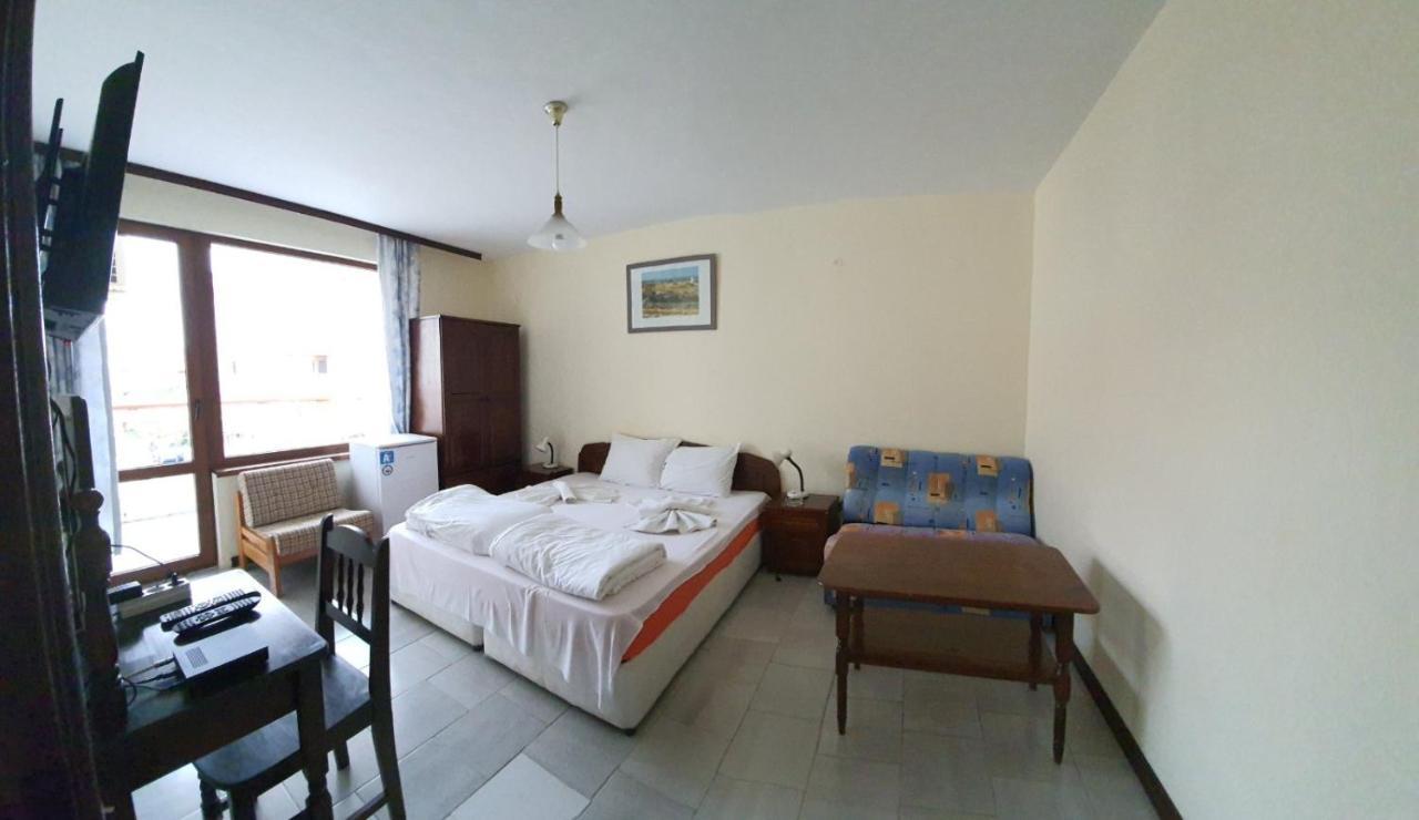 Lazur Hotel Ράβντα Εξωτερικό φωτογραφία