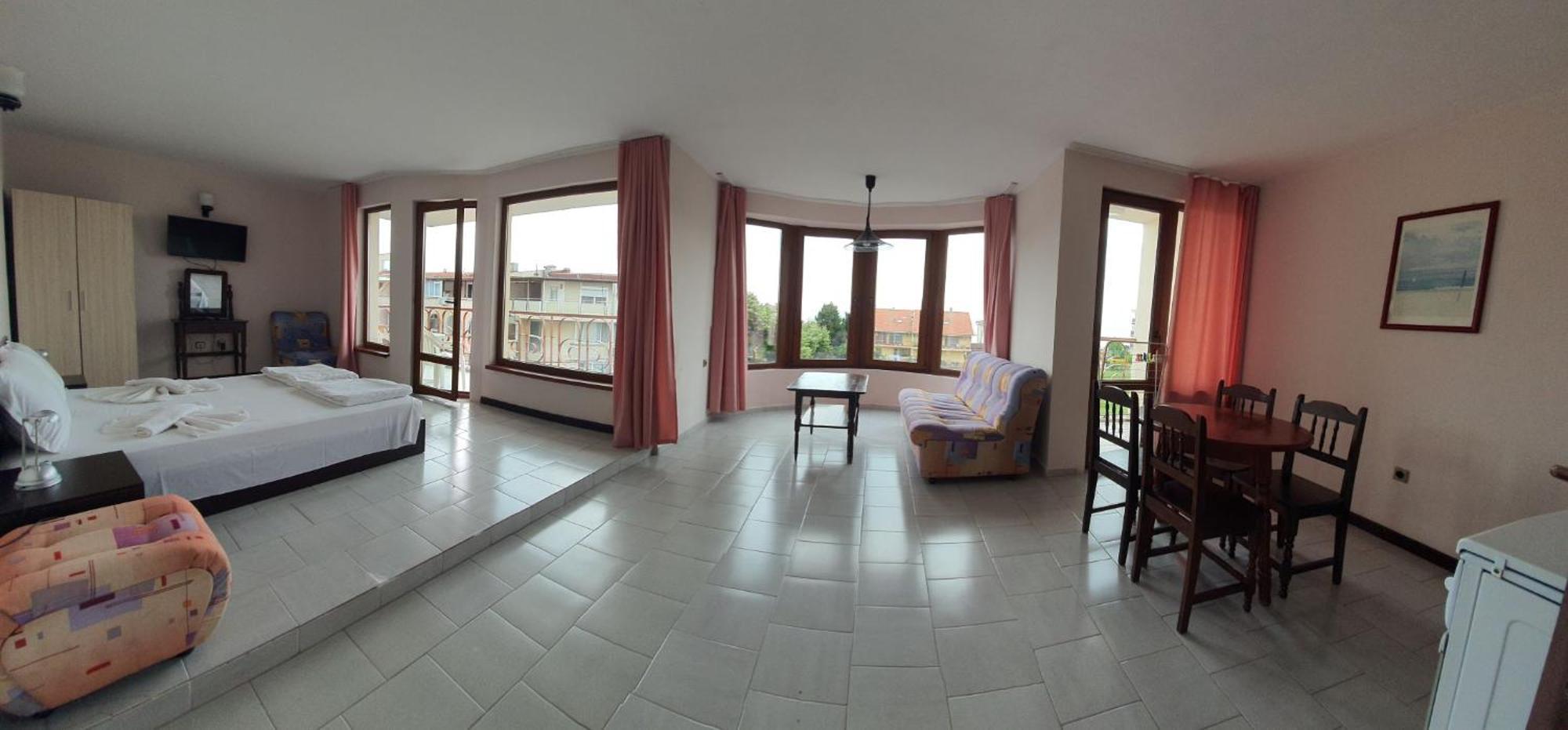 Lazur Hotel Ράβντα Εξωτερικό φωτογραφία