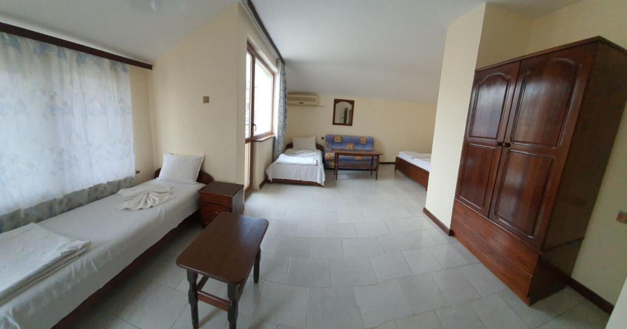 Lazur Hotel Ράβντα Εξωτερικό φωτογραφία