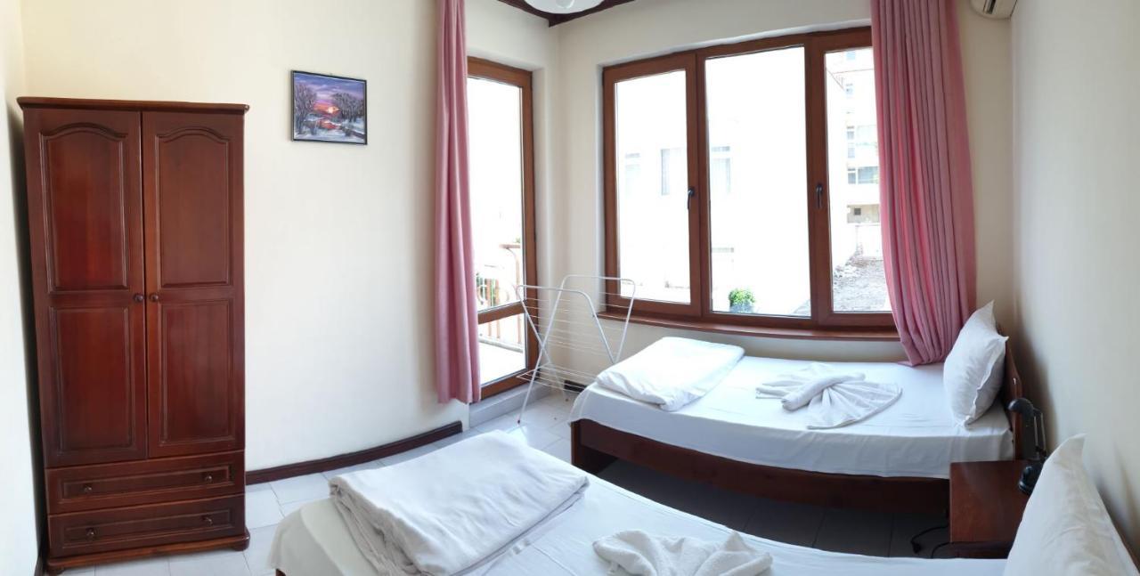 Lazur Hotel Ράβντα Εξωτερικό φωτογραφία