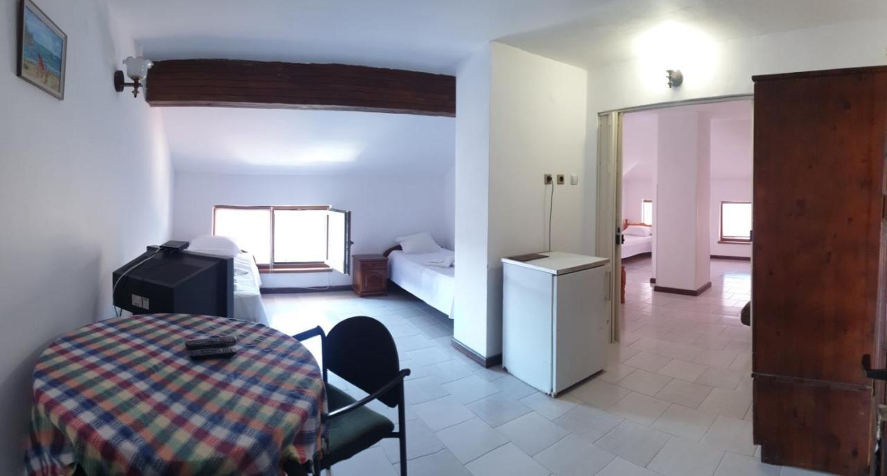 Lazur Hotel Ράβντα Εξωτερικό φωτογραφία