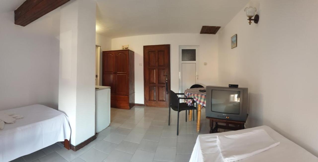 Lazur Hotel Ράβντα Εξωτερικό φωτογραφία