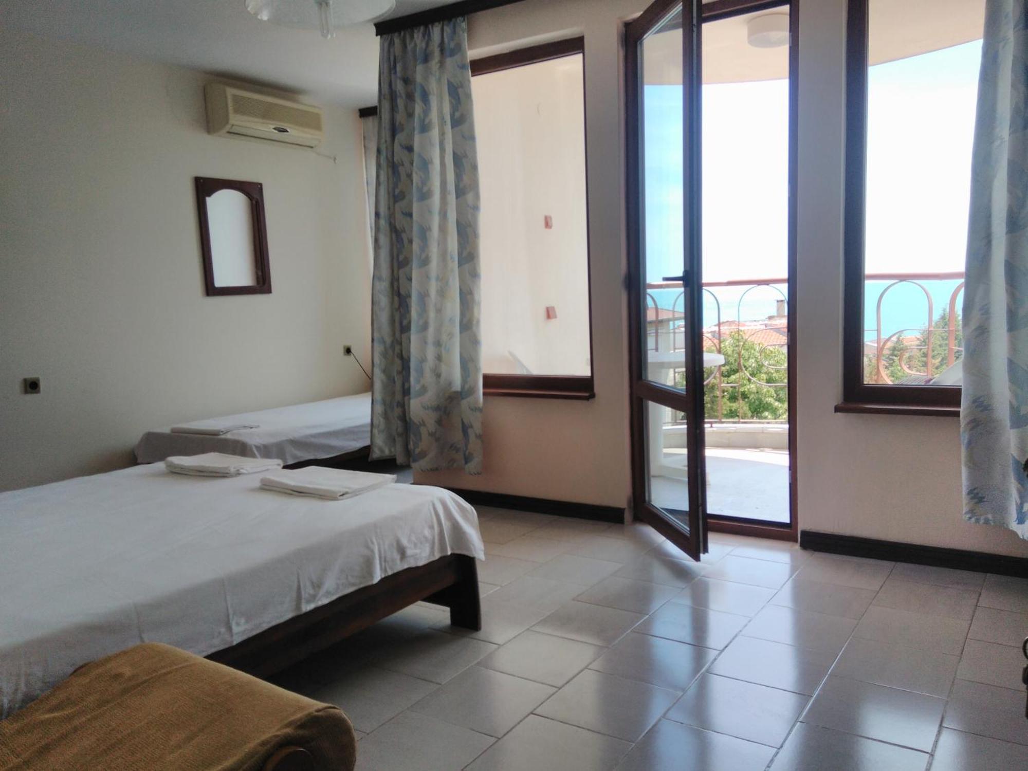 Lazur Hotel Ράβντα Εξωτερικό φωτογραφία